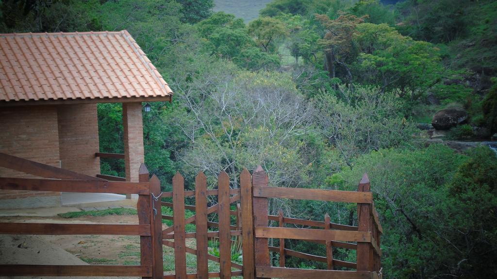 Chales Pedacim Du Ceu Bueno Brandão Exteriör bild
