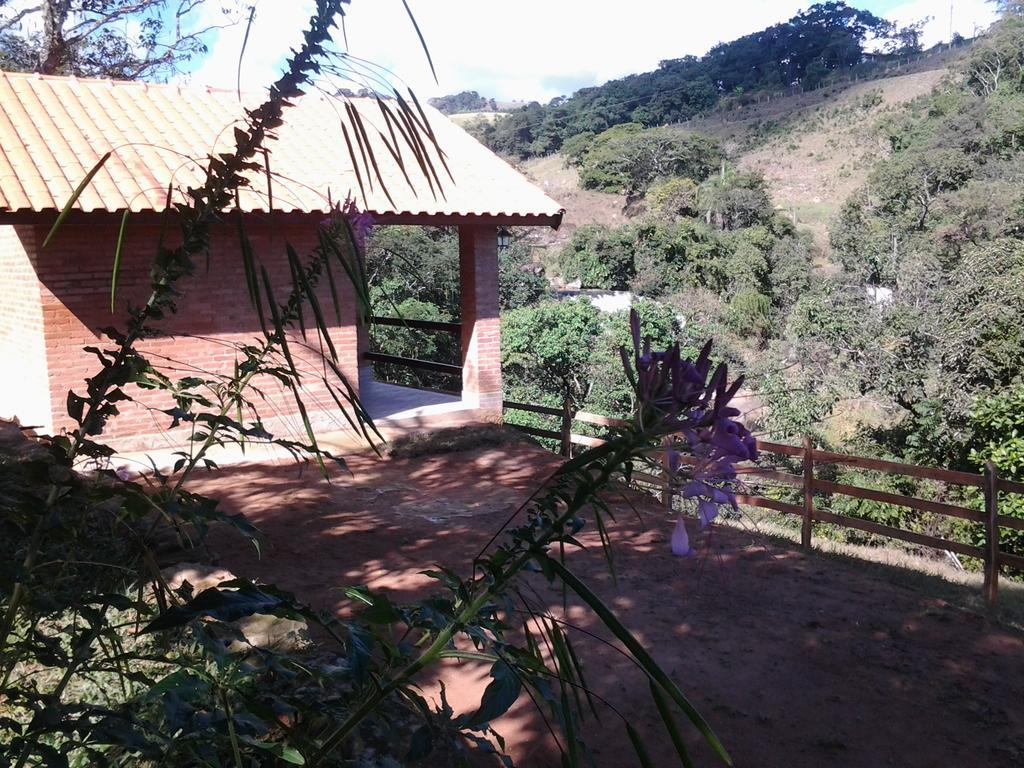 Chales Pedacim Du Ceu Bueno Brandão Rum bild